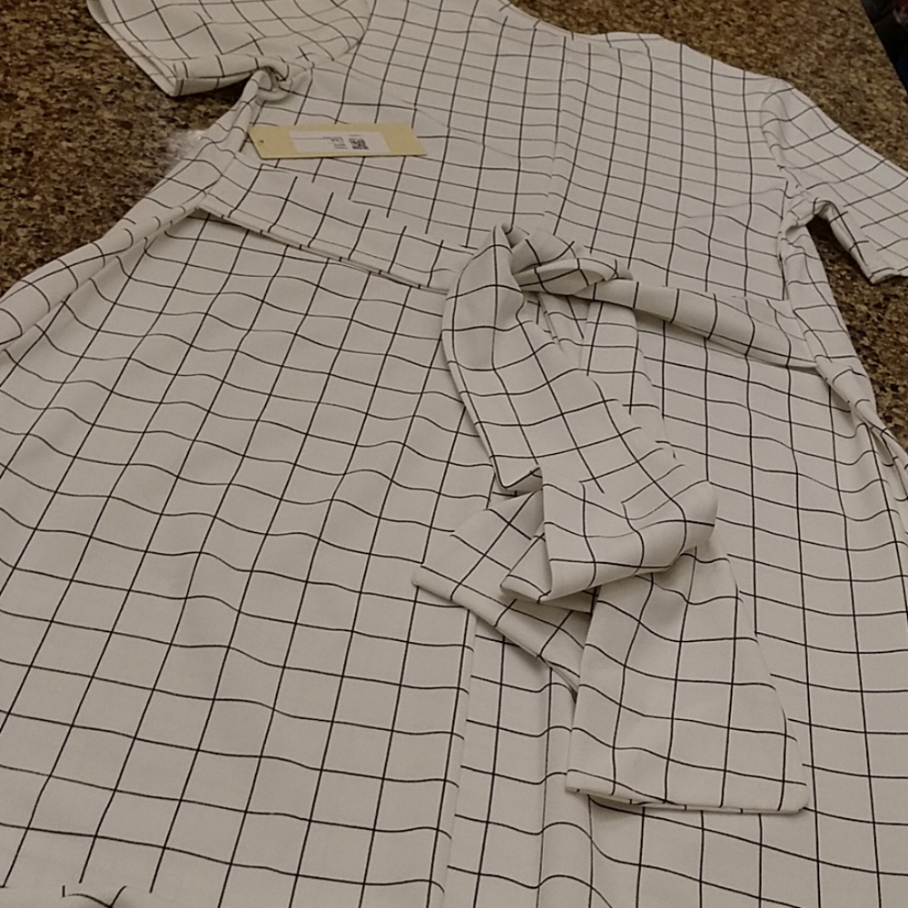 5/$25 Flamingo Urban short sleeve white/black dress